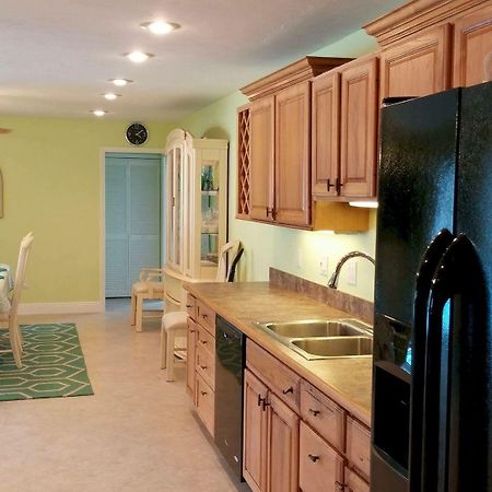 Villa Emerald Coast- Private Villa เคปคอรัล ภายนอก รูปภาพ