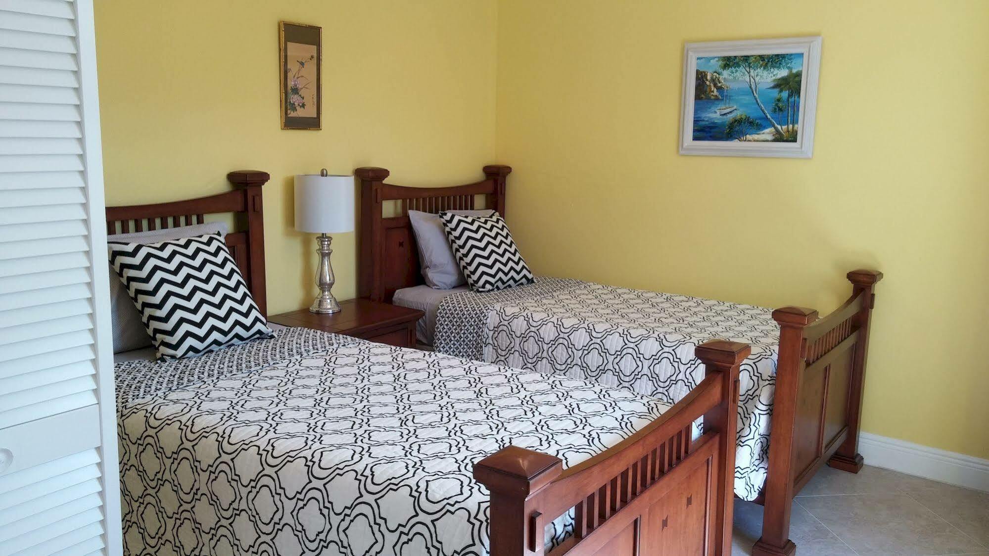 Villa Emerald Coast- Private Villa เคปคอรัล ภายนอก รูปภาพ