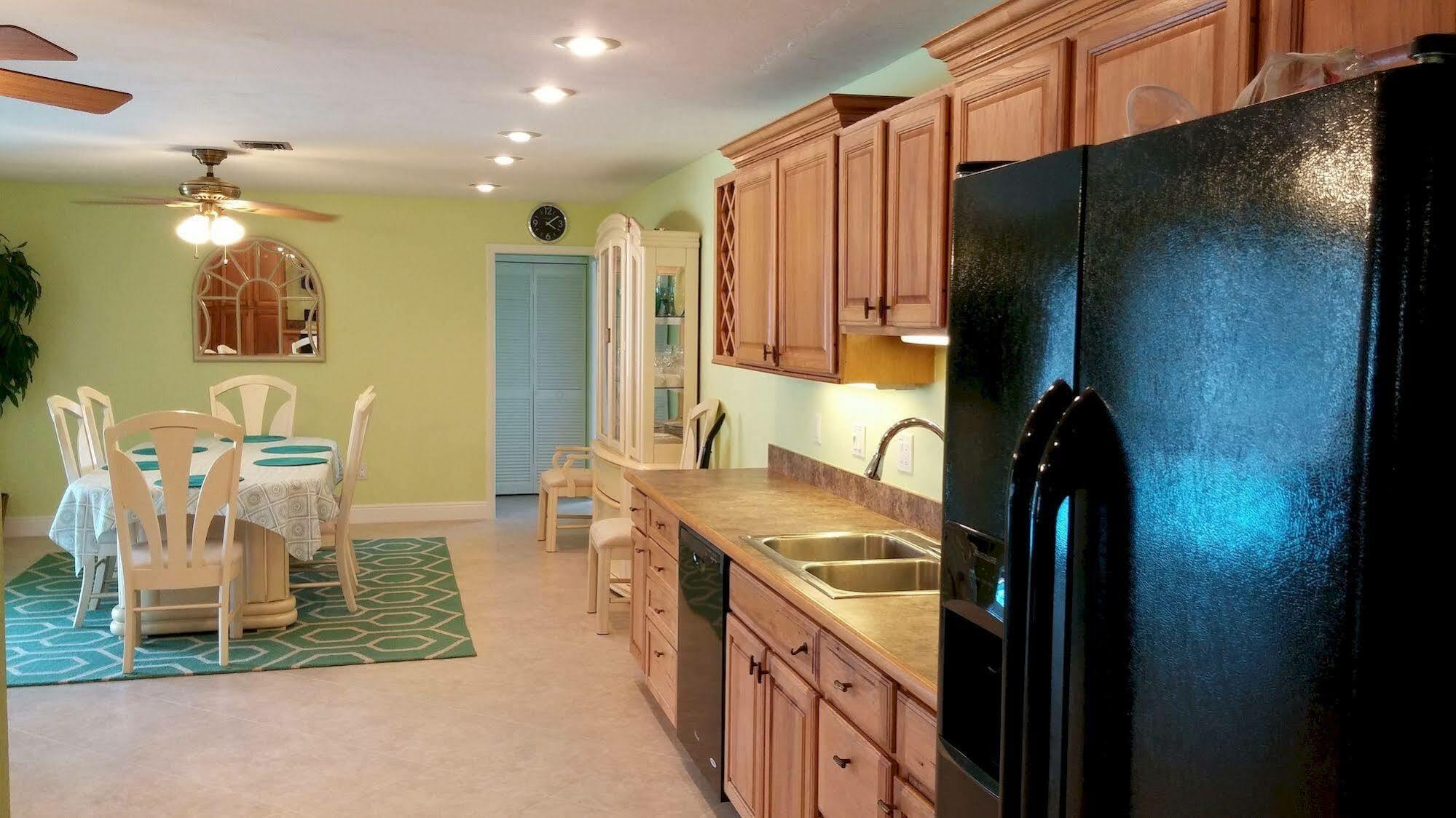 Villa Emerald Coast- Private Villa เคปคอรัล ภายนอก รูปภาพ